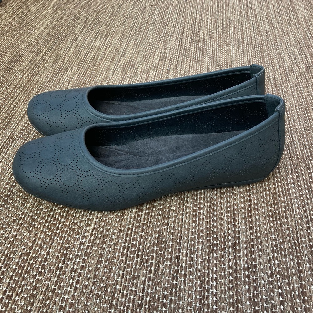 Easy Street Black Flats